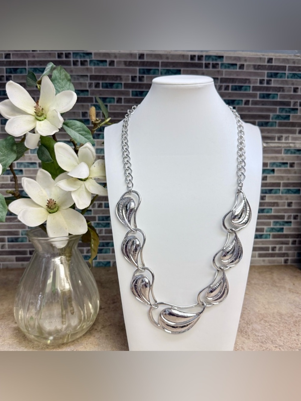 Tuleste silver tone statement necklace